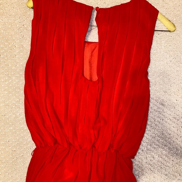 Dress dress w it h pleated accents - Picture 4 of 4